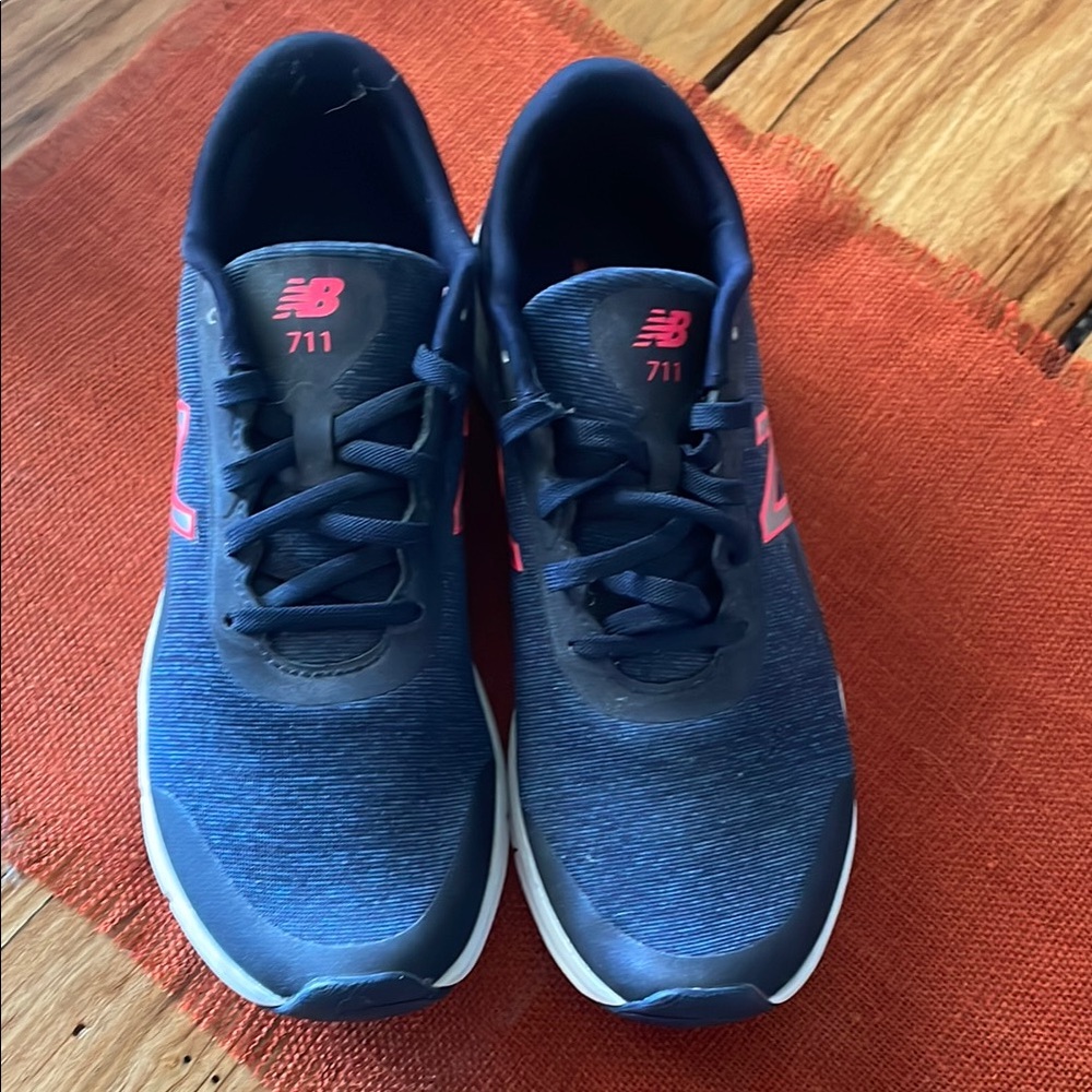 NWOT New Balance women’s Tennis Shoes